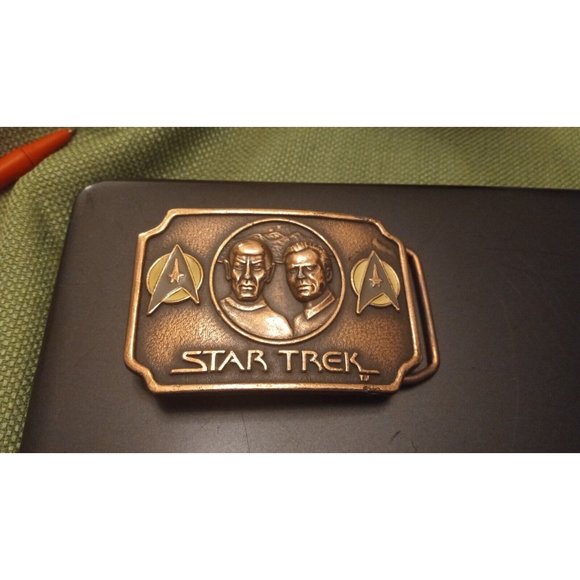 VINTAGE 1979 **STAR TREK** (SPOCK & CAPTAIN KIRK) BELT BUCKLE - Picture 2 of 6